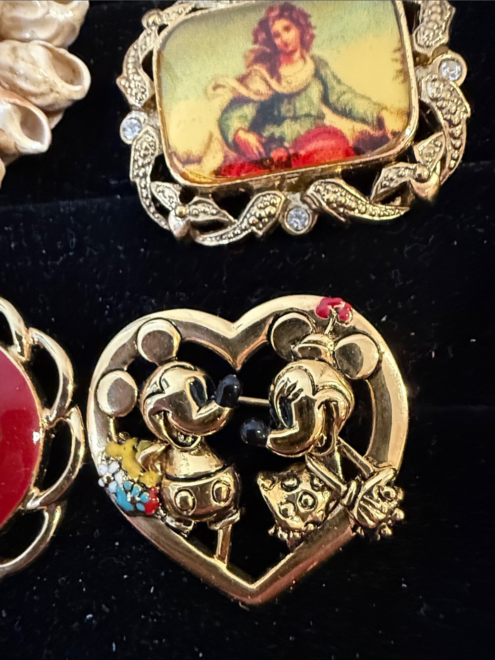 Brooch Tray 4 Cocktail Hour Show on 5/2 includes a Disney Napier Heart - Picture 14 of 15